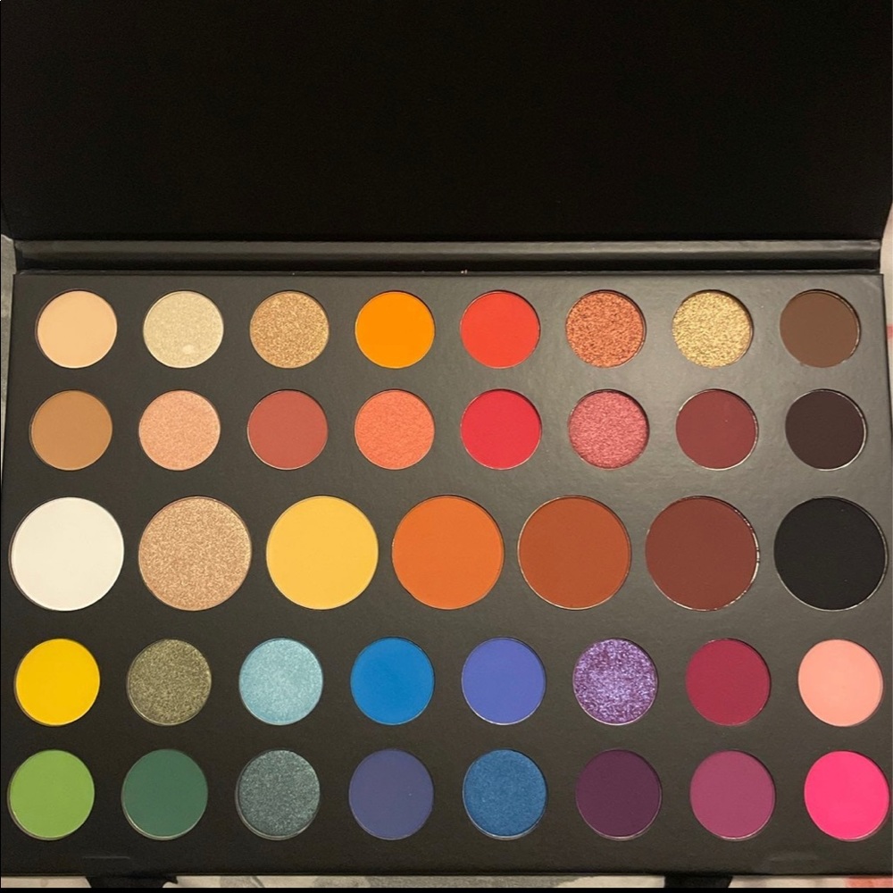 James Charles Morphe X Eyeshadow Pallet New Trending Makeup!
